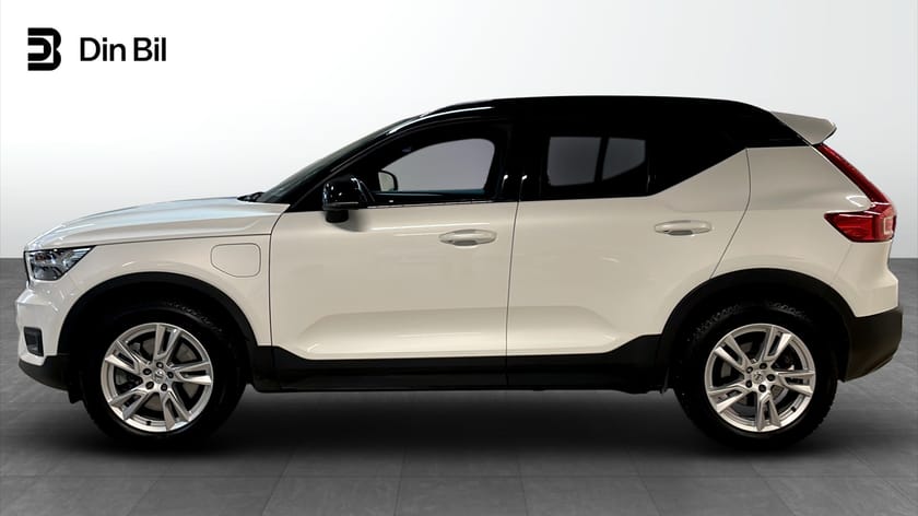 Bild 2 av Volvo XC40 T5 262hk R-Design V-Hjul Drag VOC H/K Pano
