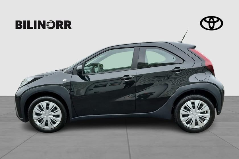 Bild 3 av Toyota Aygo X 1.0 Play | Vinterhjul | Motorvärmare |