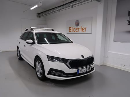Škoda Octavia Kombi iV Skoda Style V-Däck ingår Värmare-Kamera-CarPlay-Keyl