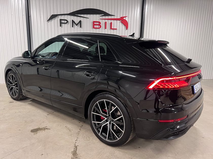 Bild 4 av Audi Q8 60 TFSI e quattro S-Line Panorama Drag B&O 22” MOMS