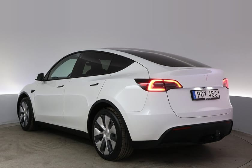 Bild 4 av Tesla Model Y Standard Range RWD Autopilot Pano Drag