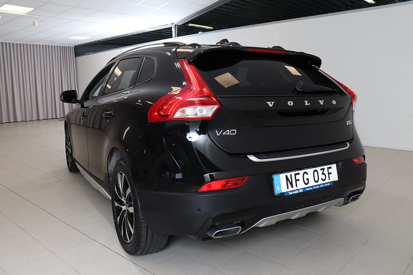 Bild 4 av Volvo V40 Cross Country D3 150hk Aut Momentum Navi Pano Skinn B-kamera