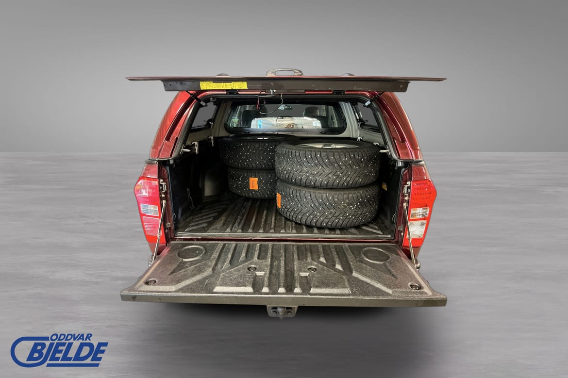 Isuzu D-Max Single Cab 2.5 4WD Automatic, 163hp, 2013