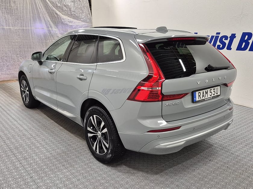 Bild 3 av Volvo XC60 T6 Recharge Core Edition plug in AWD 350HK 4x4 Panorama