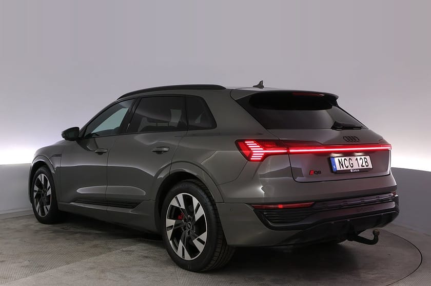 Bild 4 av Audi Q8 50 e-tron quattro S-line Pano 360 B&O Elstol Drag