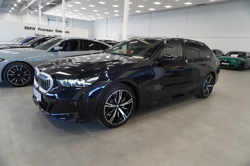 Bild 3 av BMW 530e xDrive Touring M Sport Business Ed Drag DA Pro H K