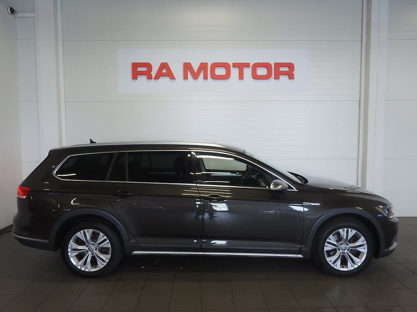 Bild 4 av Volkswagen Passat Alltrack 2.0 TDI 190hk 4Motion | D-värm | Drag | Backkamera |