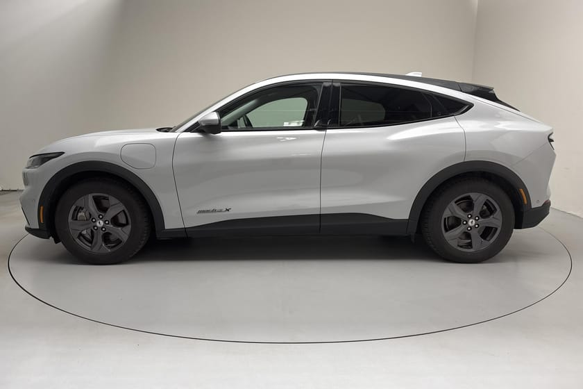 Bild 2 av Ford Mustang Mach-E Long Range 91kWh RWD (294hk) Teknikpaket