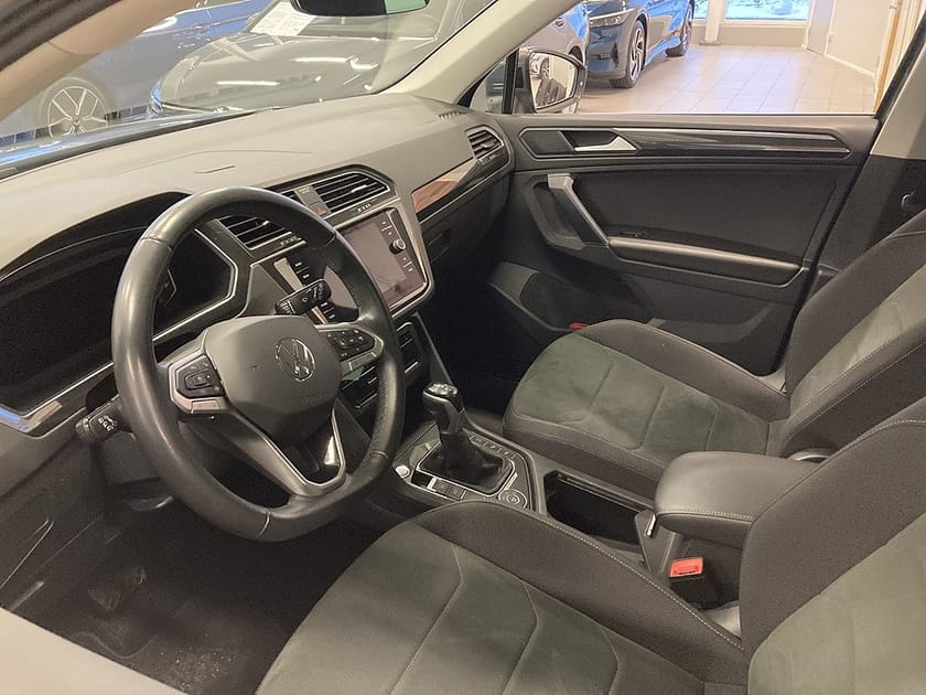 Bild 5 av Volkswagen Tiguan 2,0TDI 200HK DSG 4M Elegance Drag Värmare