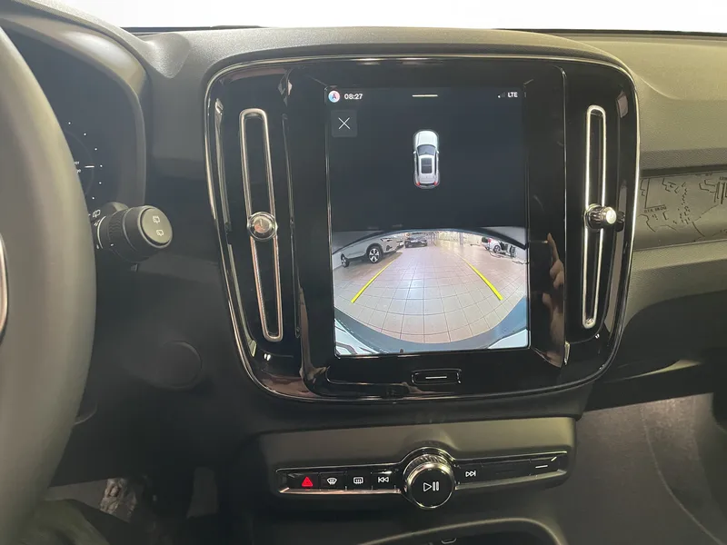 Bild 13 av 16 – Volvo EX40 Single Motor Extended Range M R Plus Black SE Plus Special Edition