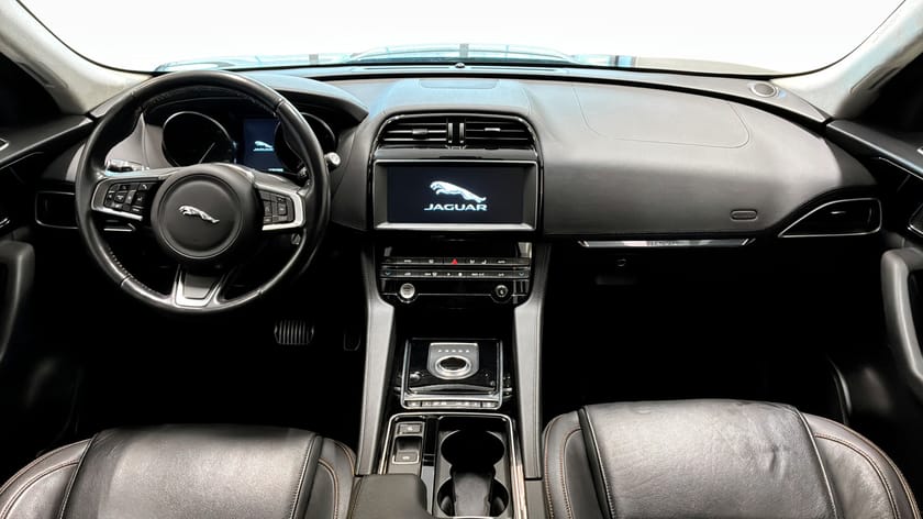 Bild 4 av Jaguar F-Pace 20d AWD PRESTIGE 180HK