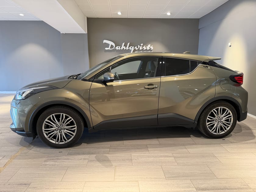 Bild 5 av Toyota C-HR Hybrid 2.0 184hk | JBL Executive V-hjul Back-k