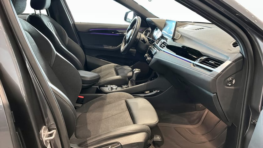 Bild 3 av BMW X2 xDrive25e M sport, Rattvärme, HUD