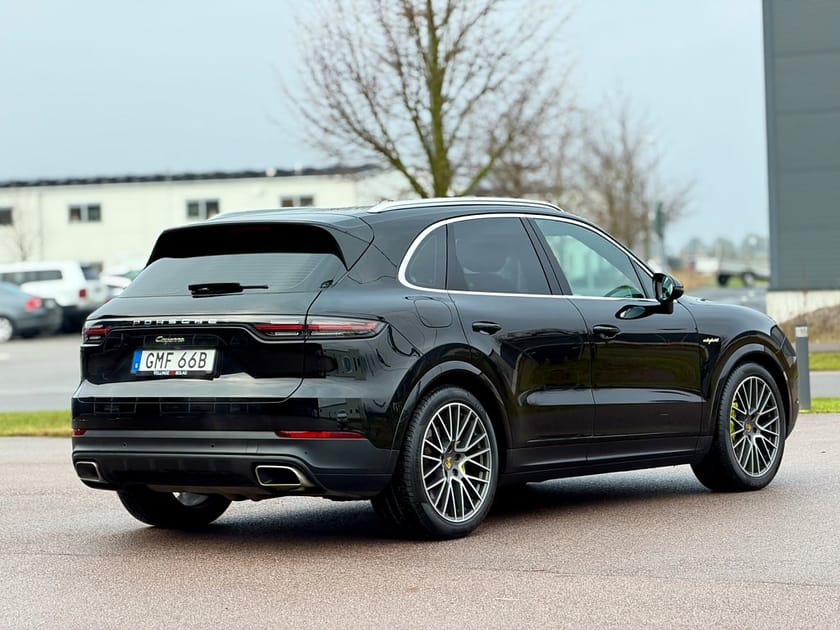 Bild 5 av Porsche Cayenne E-Hybrid TipTronic Drag Luft B-Kamera Navi