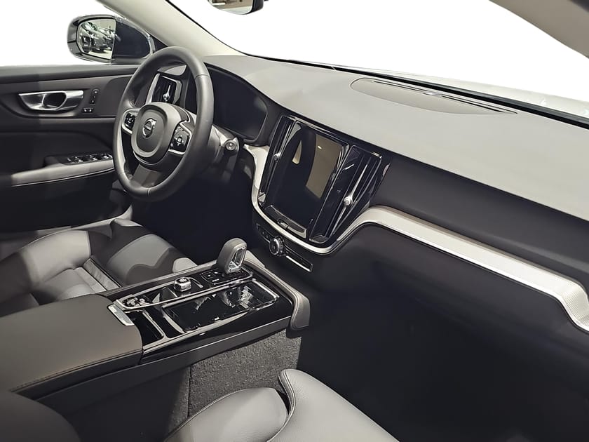 Bild 4 av Volvo V60 T6 Plus Dark Edition