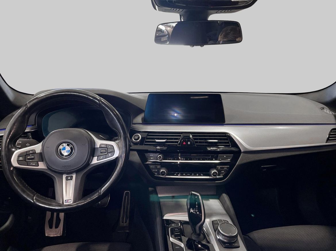 11 / 18