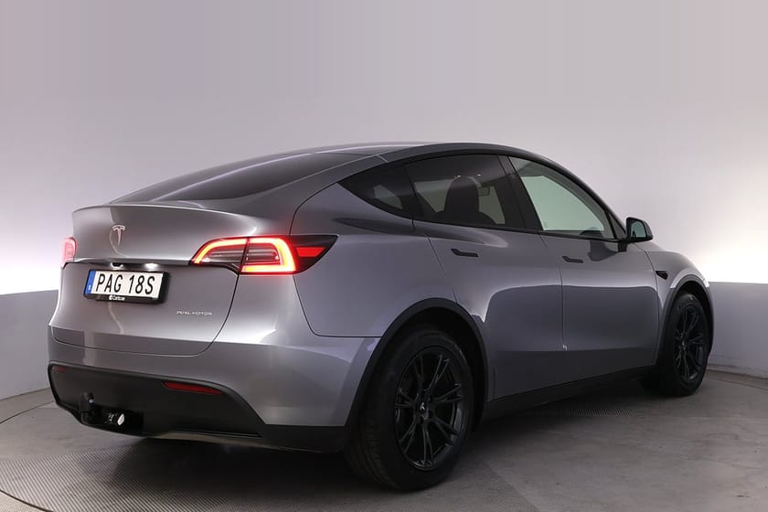 Bild 5 av Tesla Model Y Long Range AWD Autopilot Pano Drag
