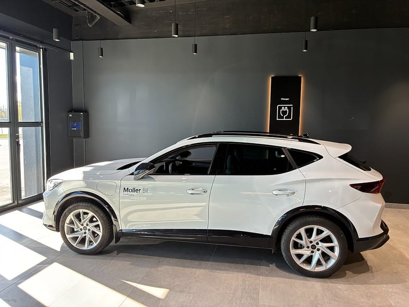 Bild 3 av CUPRA Formentor e-Hybrid 1.5 204 hk Swedish Edition