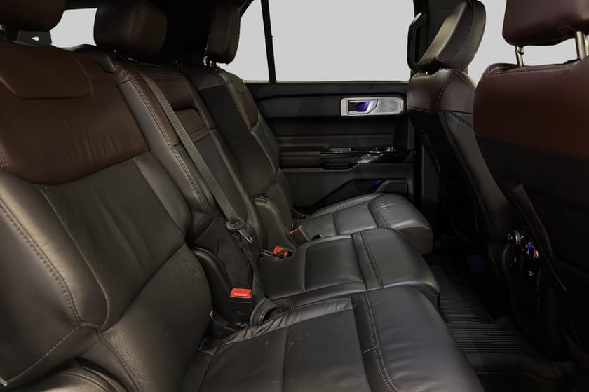 Bild 5 av Ford Explorer Plug-In Hybrid AWD Platinum 7-Sits Pano B&O