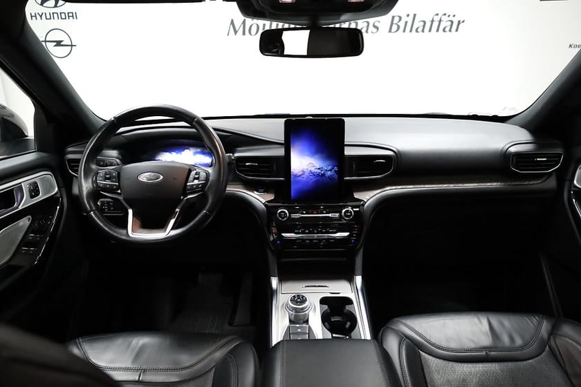 Bild 3 av Ford Explorer Plug-In Hybrid PHEV 3.0 Platinum | Pano | Dragkrok | 2,99% Ränta