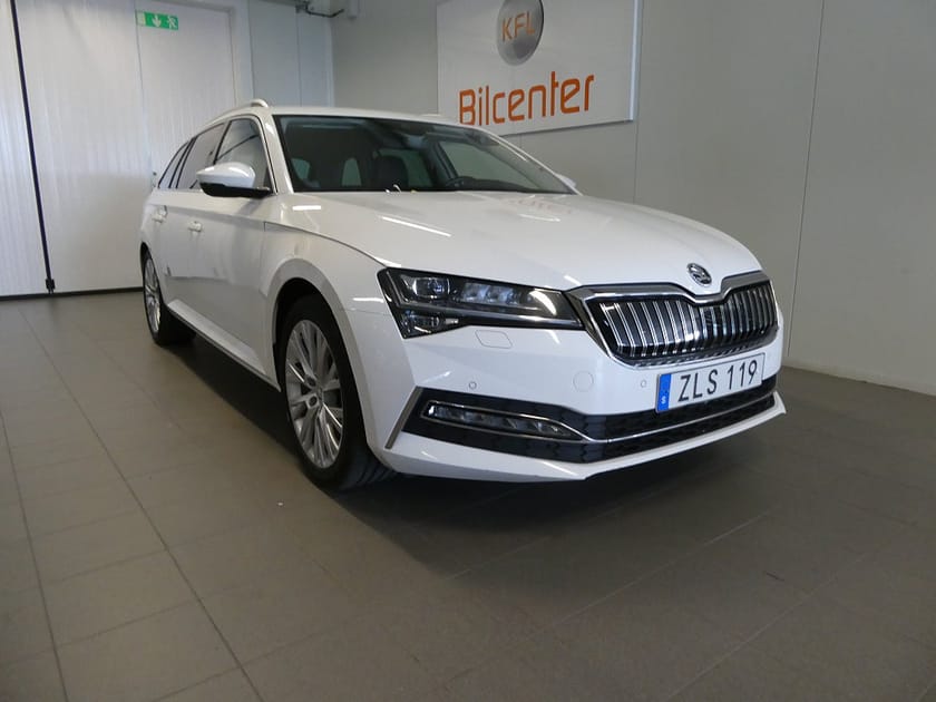 Bild 3 av Škoda Superb iV Kombi Skoda 1.4 TSI Aut-Drag-Kamera-Navi-Värmare-Alc/skinn-SoV