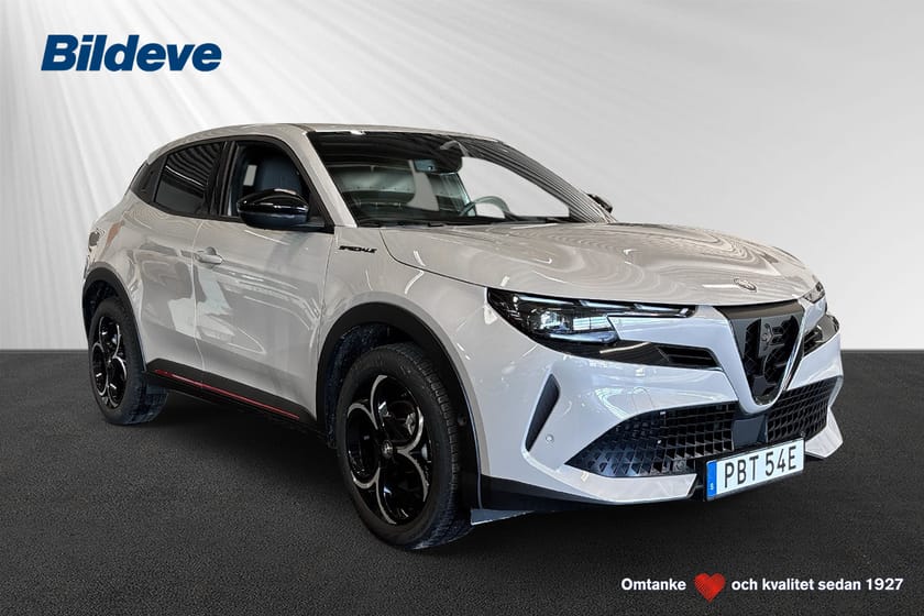 Bild 1 av Alfa Romeo Junior Ibrida SPECIALE 1.2 VGT 136HP e-DCT6 FWD