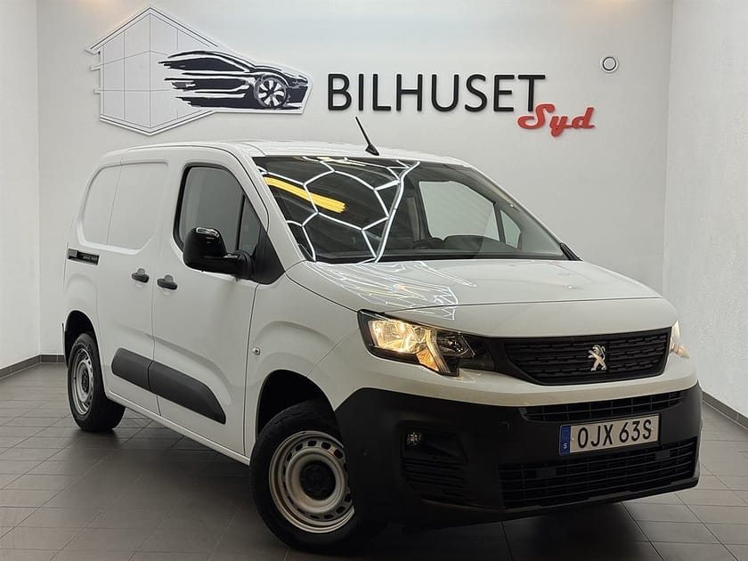 Bild 1 av Peugeot Partner L1 1.5 102hk Moms M-värmare/Krok/Carplay/1Brukare