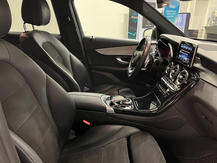 Bild 4 av Mercedes-Benz GLC 220 d 4MATIC 9G AMG Panorama Burmester Airmatic