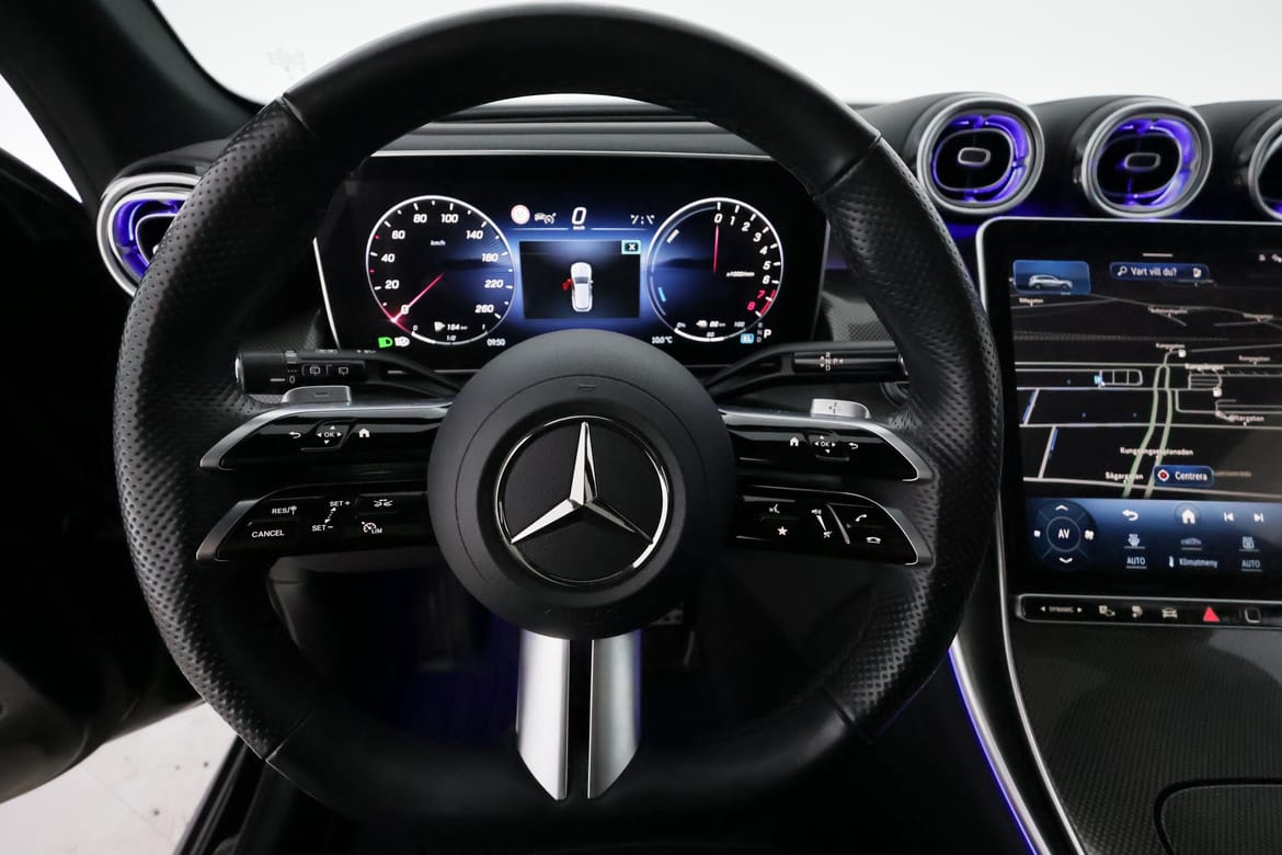 Mercedes-Benz GLC 2023 - miniatyr 13