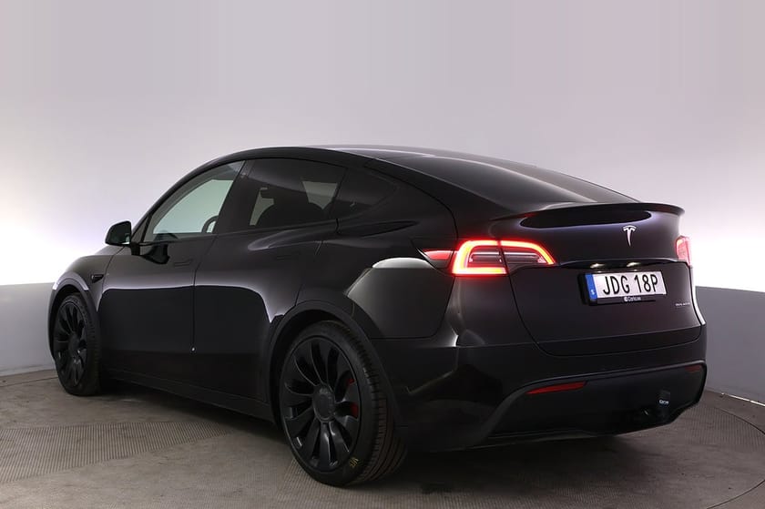 Bild 4 av Tesla Model Y Performance Uppg. Autopilot Panorama Drag