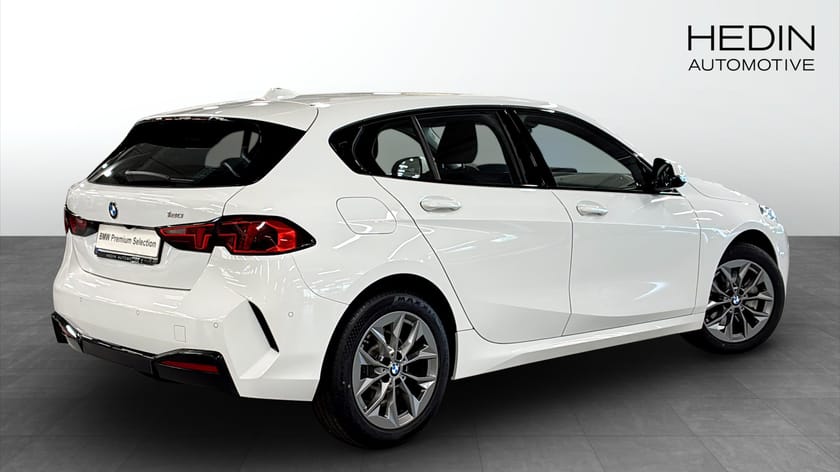 Bild 2 av BMW 120 Rattvärme Alpine White Backkamera Apple Carplay
