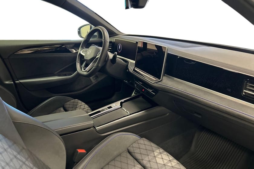 Bild 5 av Volkswagen Passat Sportscombi 2.0 TDI 193hk 4M R-Line Värmare Drag IQ-Light