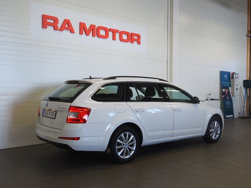 Bild 5 av Škoda Octavia Kombi Skoda 1.0 TSI Ambition 115hk | Drag | P-Sen |