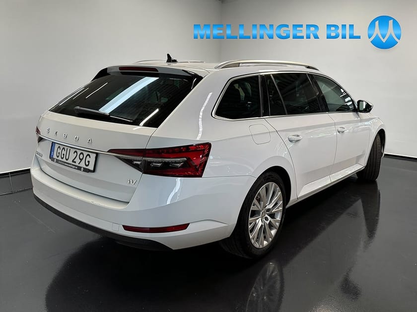 Bild 3 av Škoda Superb iV Kombi Skoda  Plugin Hybrid 218 hk Business Style Läder Drag Värmare
