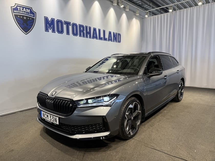 Bild 1 av Škoda Superb iV Kombi COMBI SPORTLINE 1,5 TSI 204 HK 6 VXL DSG