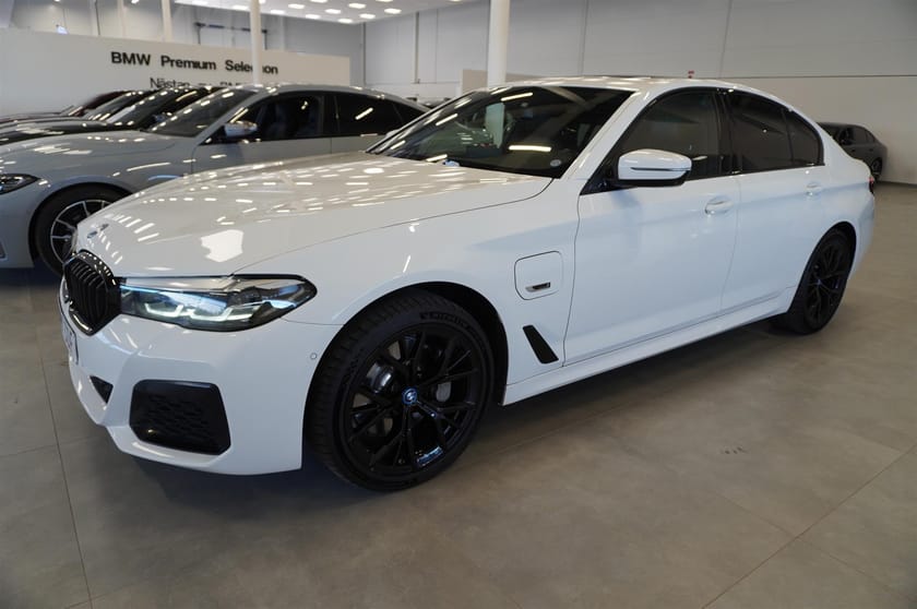 Bild 3 av BMW 530e xDrive Sedan M-Sport Navi Keyless hk Taklucka 19