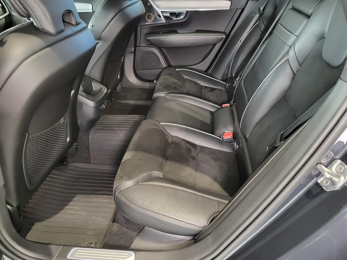 Volvo V90 T4