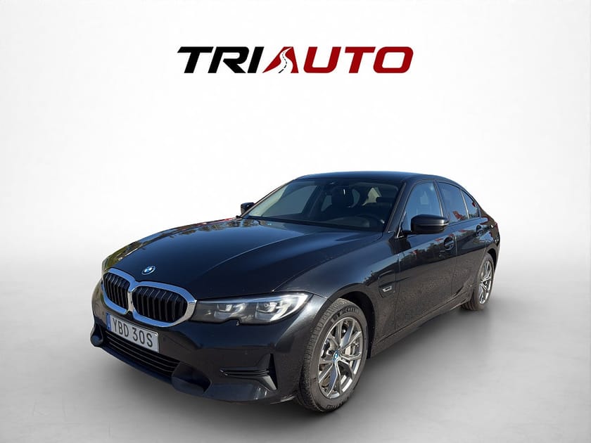 Bild 1 av BMW 330e xDrive Sedan 330e Plug In 292hk MOMS M-ratt Kamera Drag HiFi