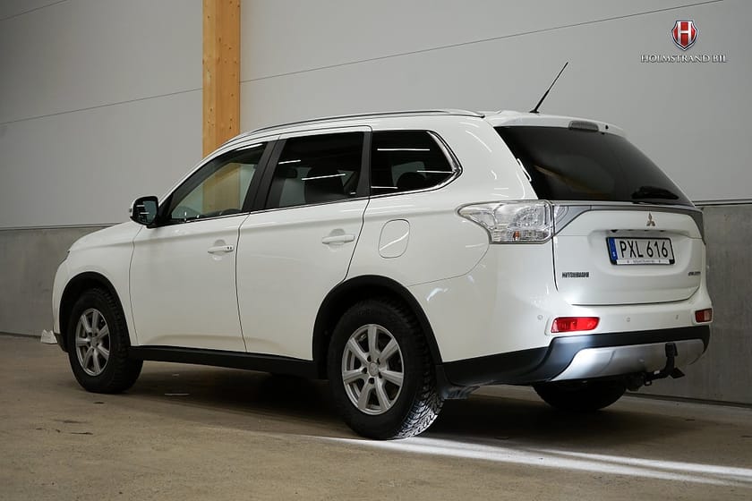 Bild 4 av Mitsubishi Outlander 2.2 Di-D 4WD Business 7-sits Drag Värmare Kamera Läder