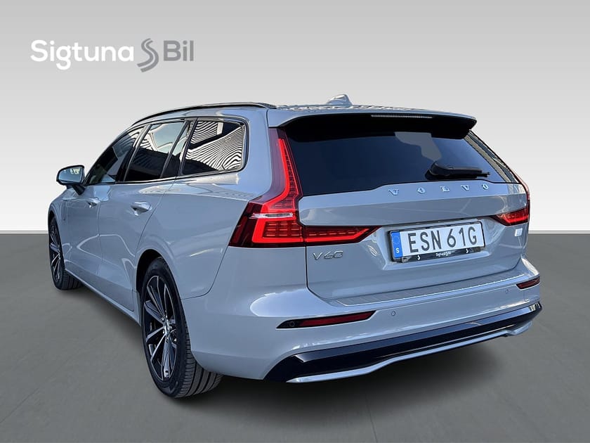 Bild 4 av Volvo V60 350 hk Recharge T6 II AWD Plus Dark / Drag / Kamera