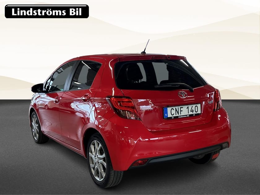 Bild 4 av Toyota Yaris 1.33 Style Kupéfläkt Sommar/Vinterhjul