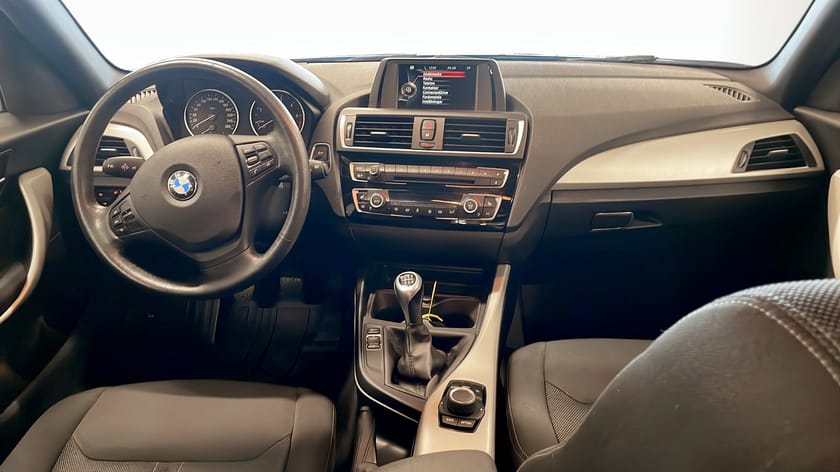 Bild 4 av BMW 118d xDrive 150 hk Rattvärme Bluetooth