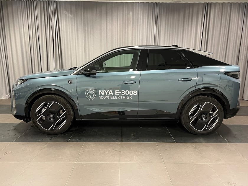 Bild 3 av Peugeot E-3008 GT Dragkrok Vinterhjul Demobil