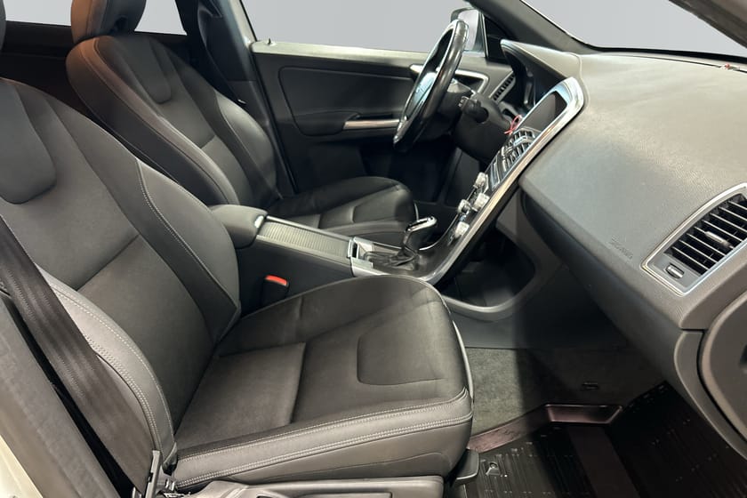 Bild 5 av Volvo XC60 – Momentum Automat