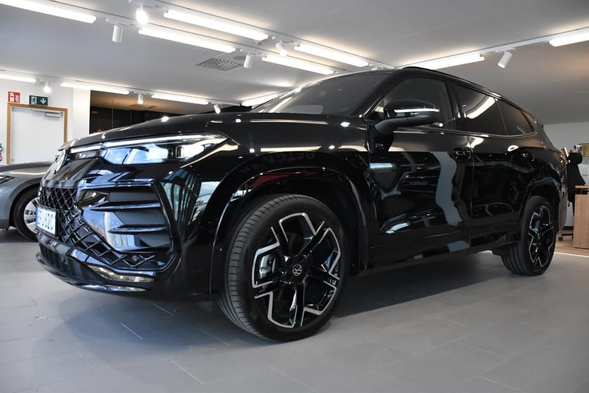 Bild 1 av Volkswagen Tayron 7-seater R-Line Edition *FULLUTRUSTAD*