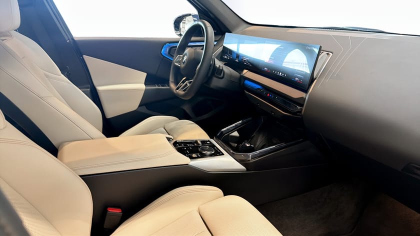 Bild 3 av BMW X3 30e xDrive M-Sport H/K Adaptiv Farthållare Drag
