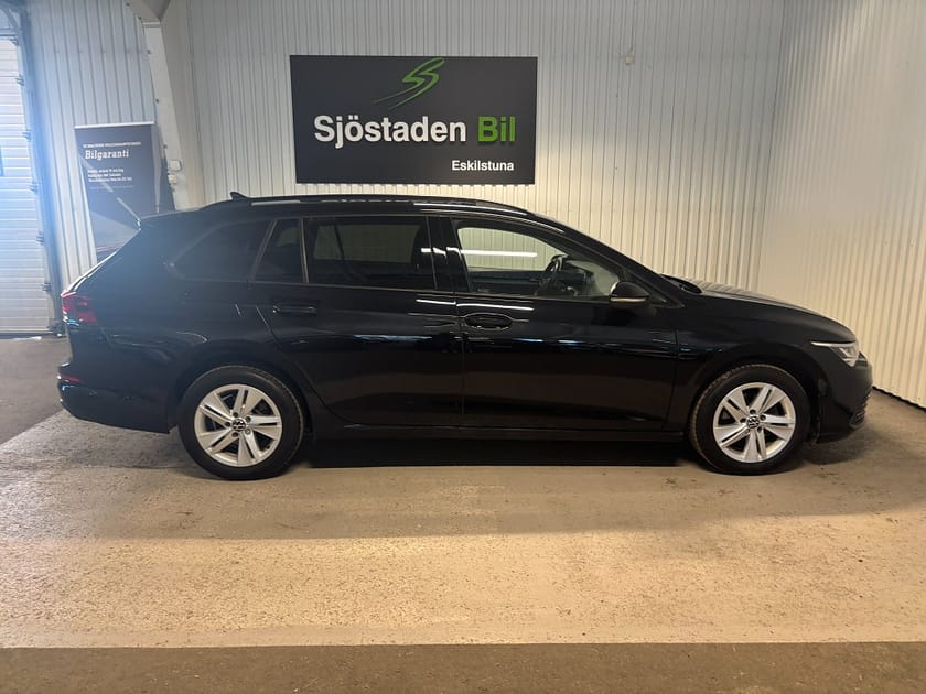 Bild 5 av Volkswagen Golf Sportscombi 1.5 eTSI ACT Kamera Drag Bluetooth