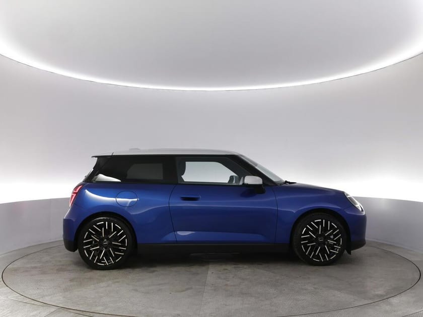 Bild 3 av MINI Cooper SE Favoured Trim, Paket XL, V-hjul ingår!