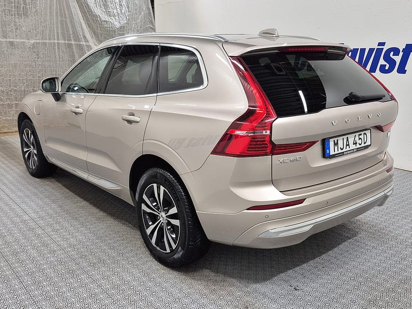 Bild 5 av Volvo XC60 T6 Recharge Core Bright Plug in AWD 350HK 4x4 Panorama