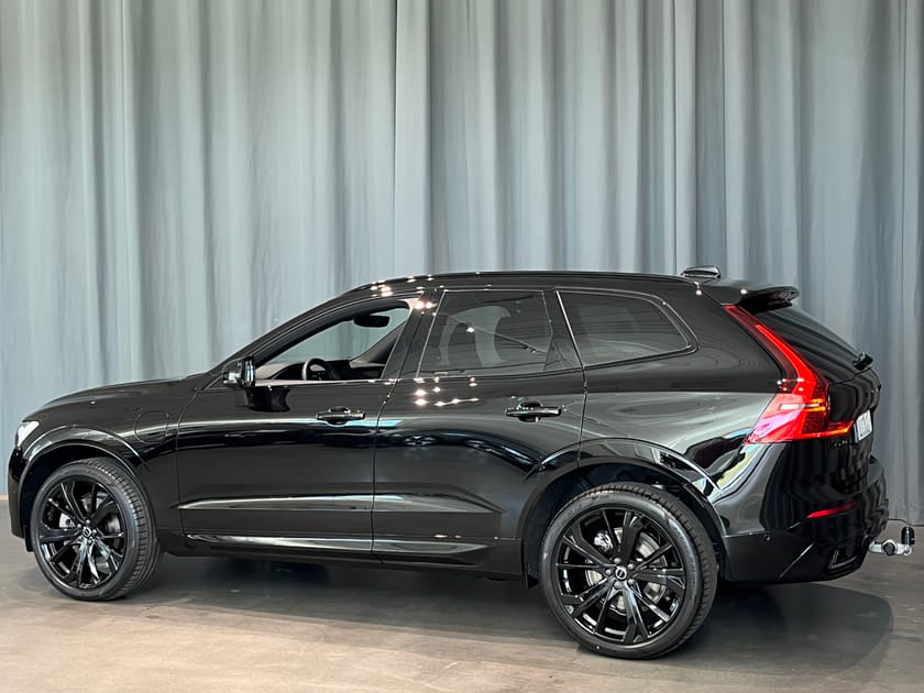 Bild 3 av Volvo XC60 T6 Plus Black Nordic Edition Lagerbil Redo För Omg Leverans